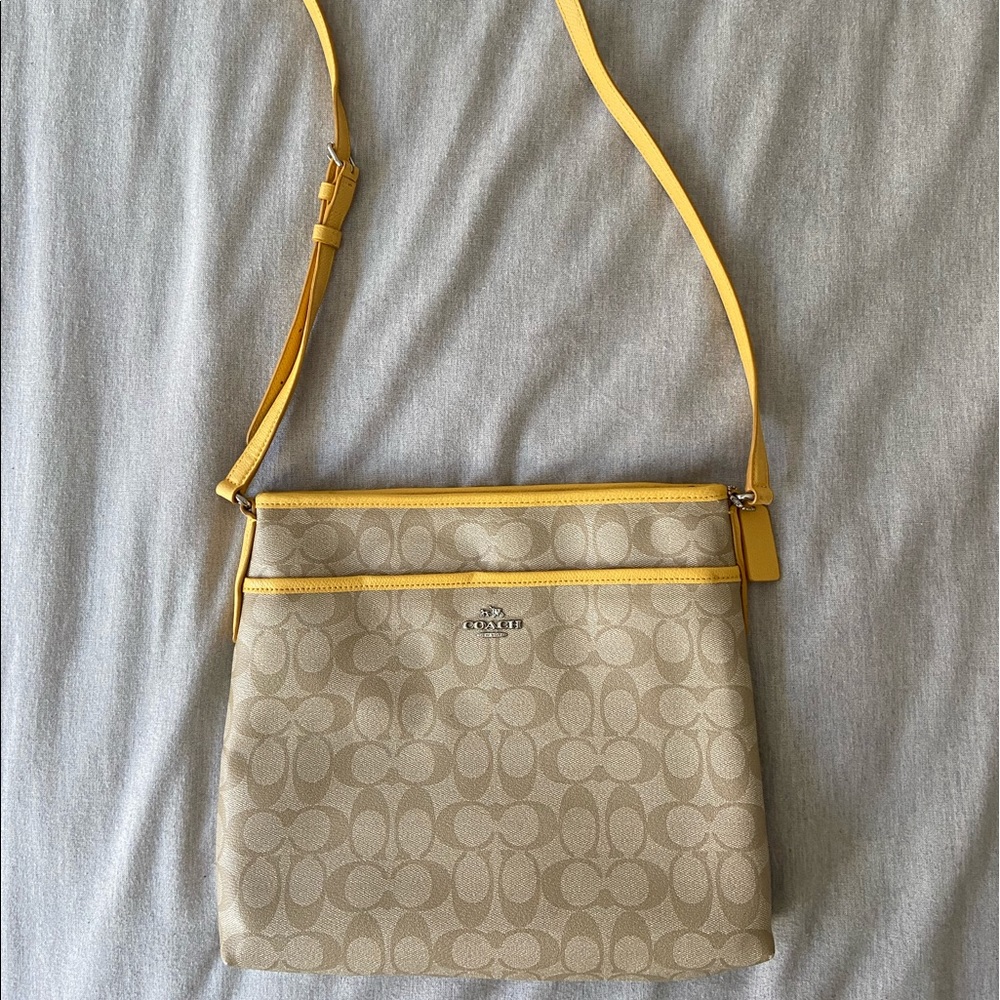Coach Cross Body Bag Yellow/Signature Canvas File